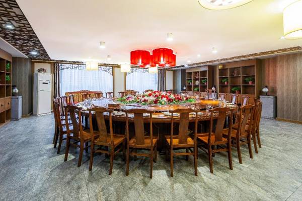 Starway Hotel Zhengzhou Dengfeng Shaolin Avenue