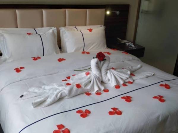 Xinzheng Junhe Hotel
