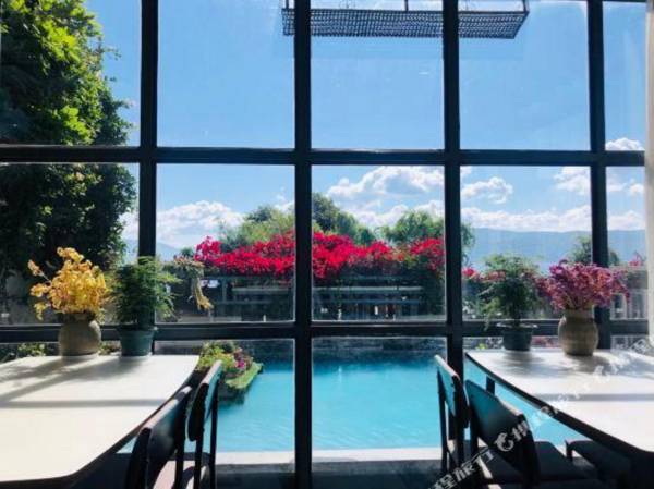 Xiyu Lake-view Hostel