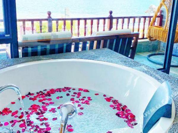 Yunlang Lake View Inn