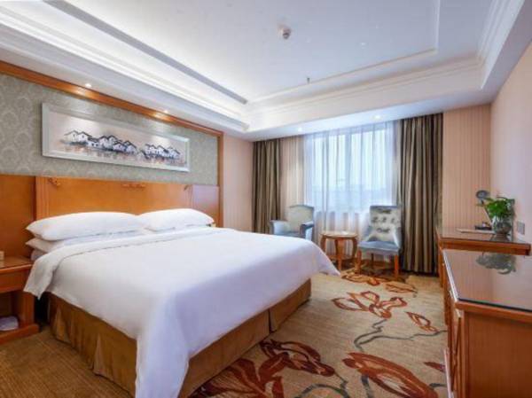 Fu Yang Tian Shang Ren Jian Grand Hotel