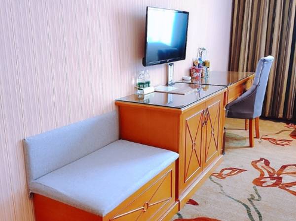 Fu Yang Tian Shang Ren Jian Grand Hotel