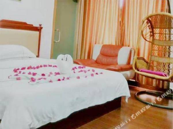 Guangning Jianhong Bussiness Hotel