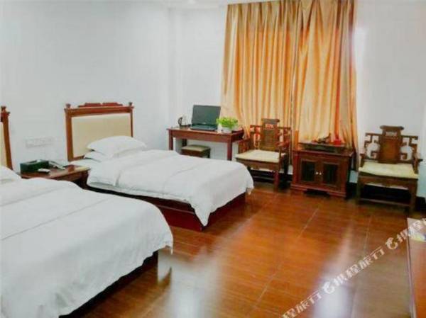 Guangning Jianhong Bussiness Hotel