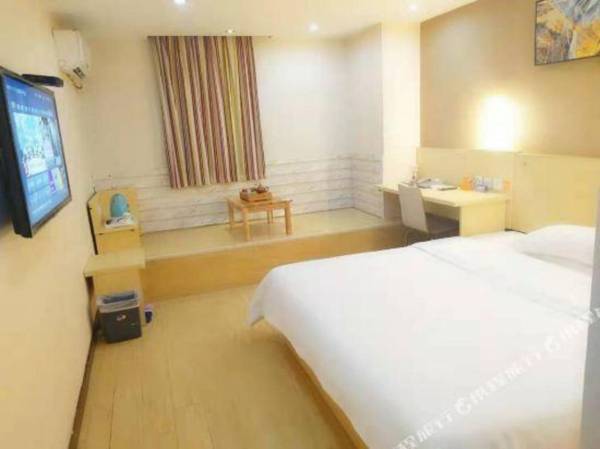 Seven days Xiangjiang Hotel (Seven Star archway Store)