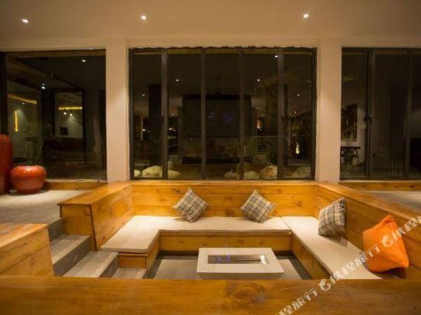 Emei Gongtonghua Inn