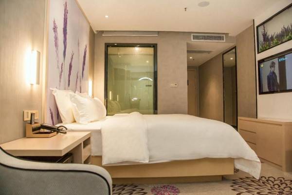 Lavande Hotels Xianning Tonghui Square Branch