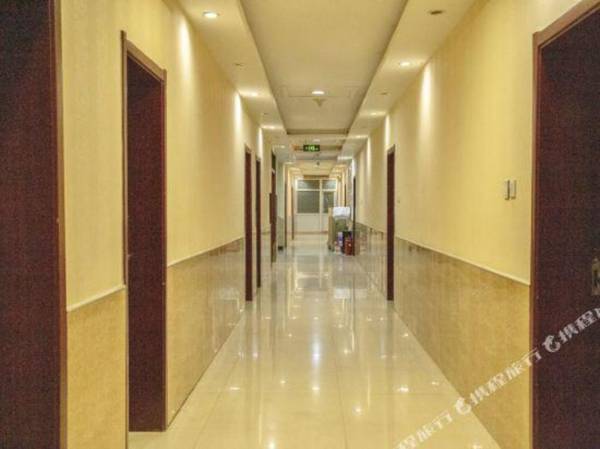 Dou Shi 118Lian Suo Jiu Dian (Lin Fen Hua Men Jing Qu Dian )