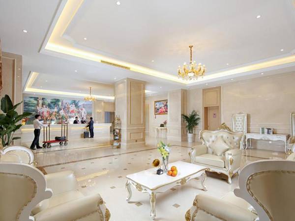 Vienna Hotel Yunnan Baoshan Yongchang Road Airport