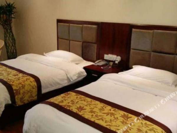 Cen Gong Yin He Jia Ri Hotel