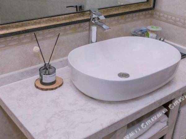 changchunyisanjingpinjiudian