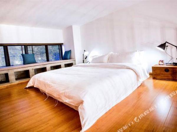 Jinglan LOFT Boutique Hotel (Hainan University)