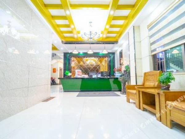 Man Yi 100Shi Shang Jiu Dian Hai Kou Fu Cheng Nan Bei Shui Guo Shi Chang Dian