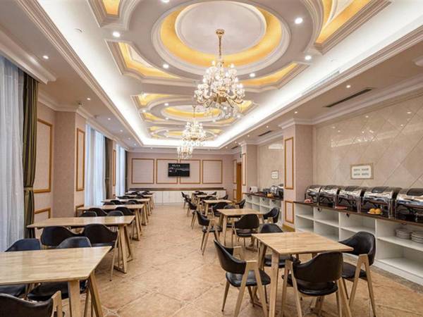 Vienna Hotel Hebei Qian'an Tianbo People's Square