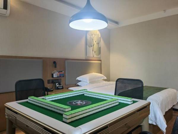 Green Tree Inn Luoyang Fenghuang Mansion Mudan Square Metro Station