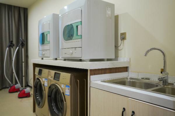 Borrman Hotel Zhonghsan Guzheng Huayi Plaza Light Rail Station