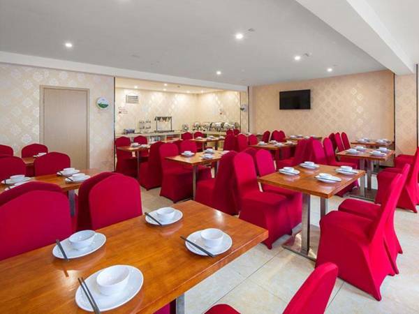 Vienna Changsha Railway Station Square Brahch