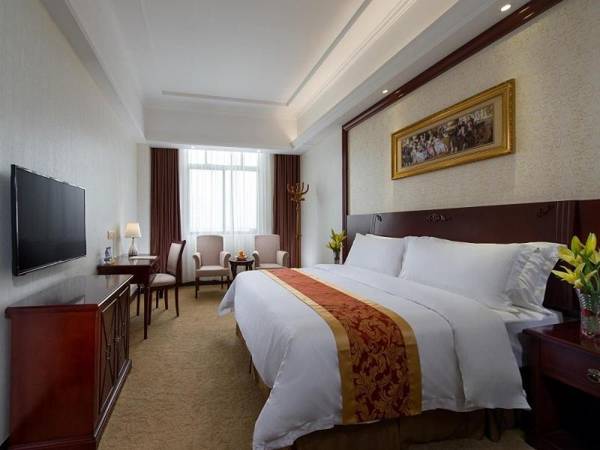 Vienna Hotel Shanwei Lufeng Jieshi Bus Station