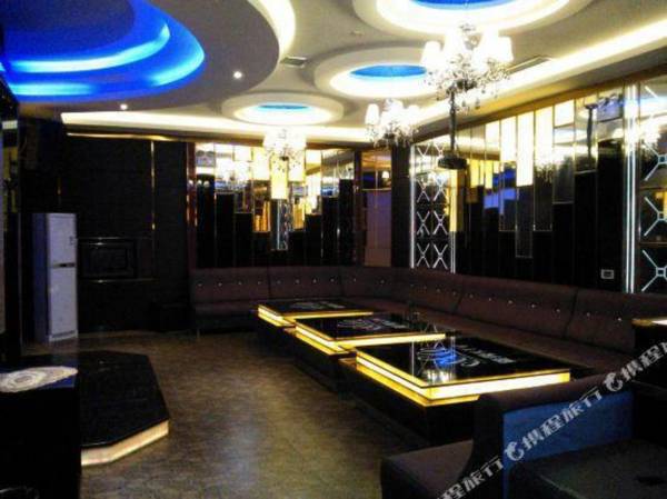 Leading Show Business Hotel