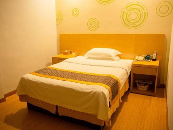 GreenTree Inn Xinyang Gushi County Yucheng Avenue Express Hotel