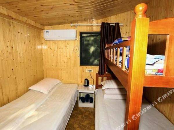 Huangqunliang Farmhouse