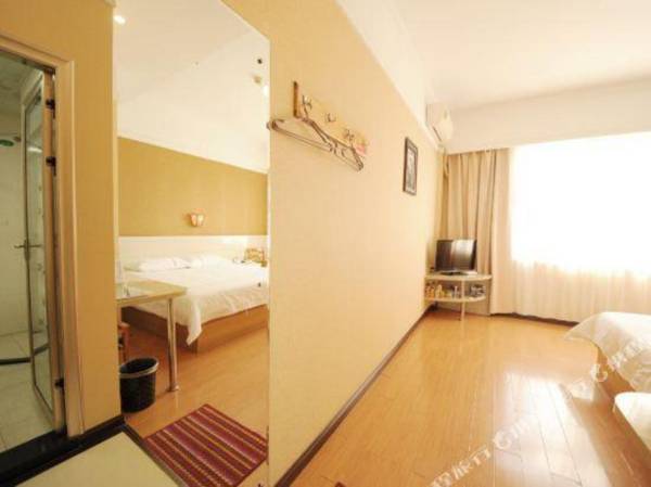 March Yangchun Business Hotel