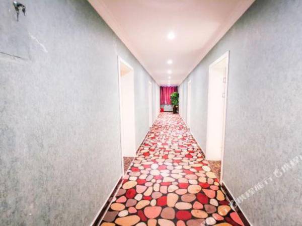 Pingdingshan forest bay fashion hotel