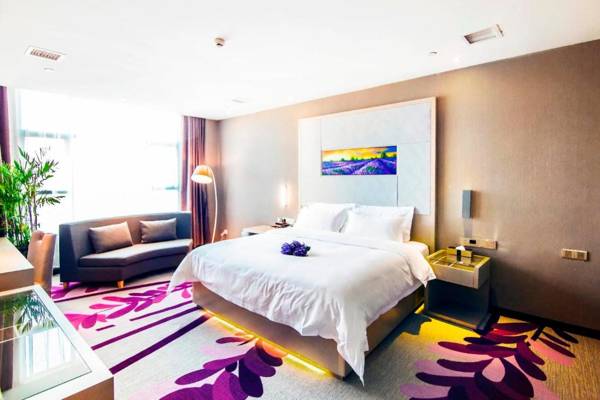 Lavande Hotel Jingzhou Gong'an RT-Mart Plaza