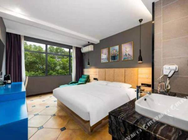 Jingzhou Youyi Hotel