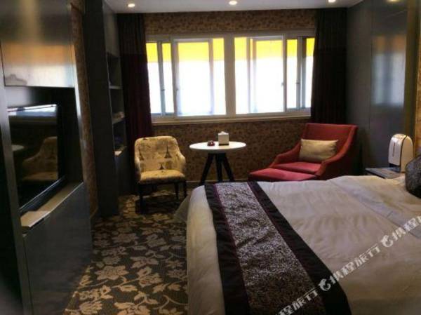 Jinghe Fashion Hotel