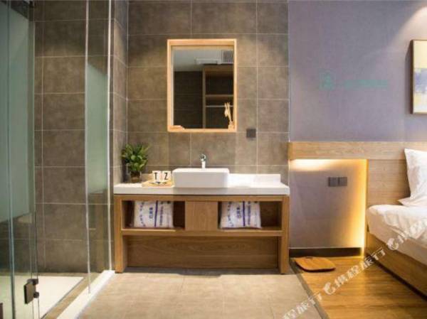 Zhoukou Yihua Yizhu Boutique Hotel