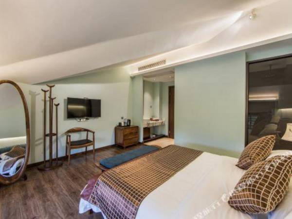 Wuyishan Wansen Wood General Theme Hotel