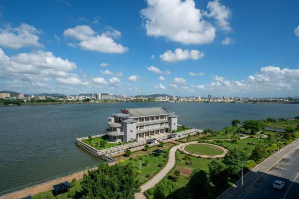 Floral Hotel Chaozhou Ancient City Peninsula Inn