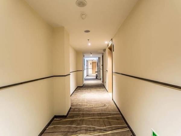 City Comfort Inn Yulin Experiment Middle School