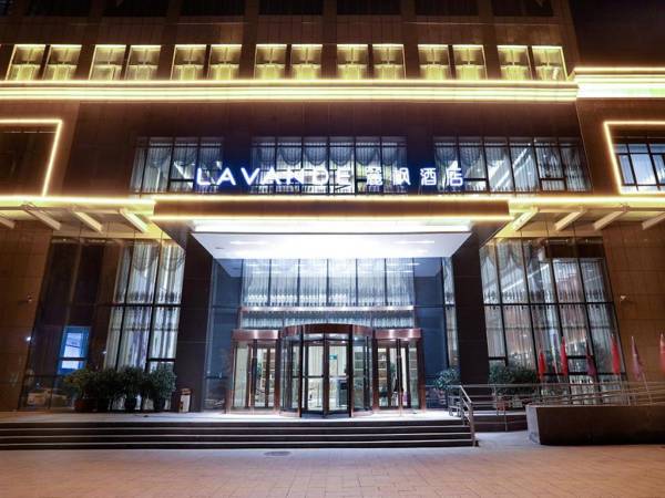 Lavande Hotels· Kuitun Center Park