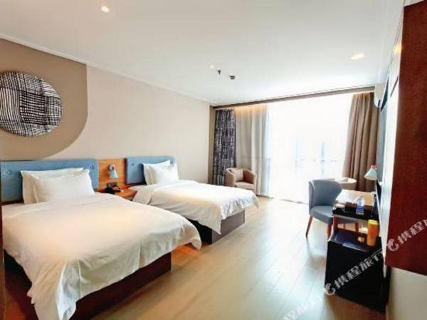 Home Inn (Suzhou Dushu Lake University Zone Moon Bay Metro Station )NEO