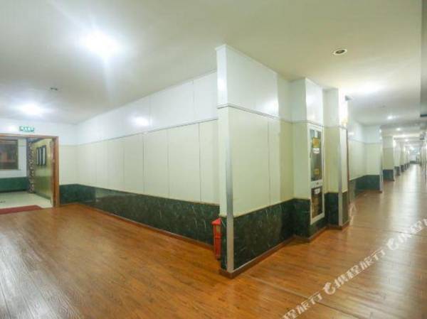 Golden Holiday Hotel