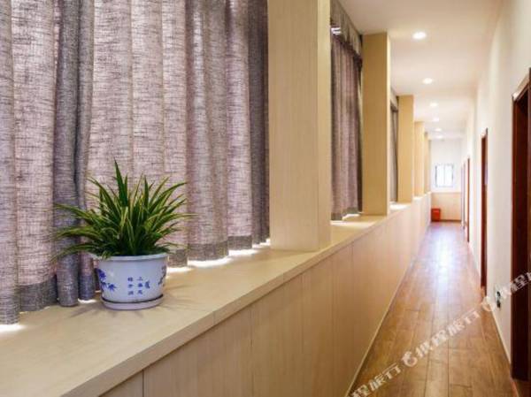 Yunman Hotel (Suzhou Guanqian Street Humble Administrator's Garden)