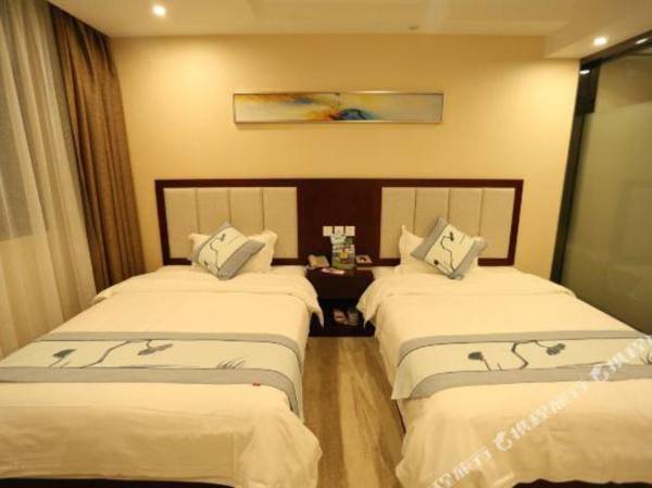 Silvery Waterfall Hotel