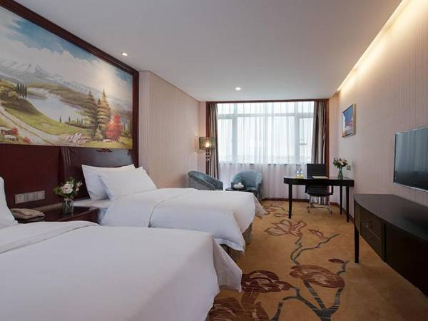 Vienna International Hotel Shantou Chenghai Waisha Bridge