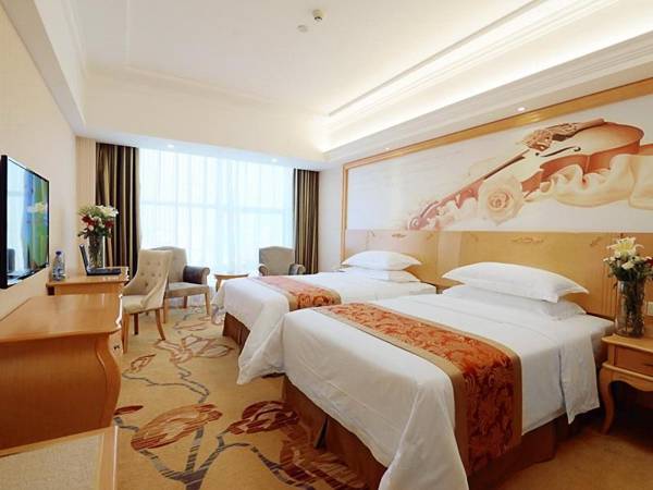 Vienna Hotel Hunan Yongzhou Lengshuitan District Government Square