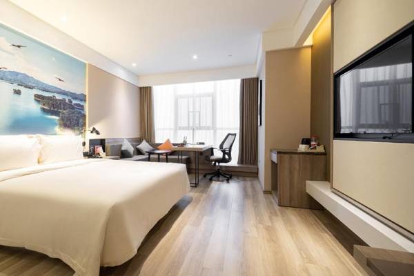 Workspace - Atour Hotel (Maoming High-speed Railway Station)