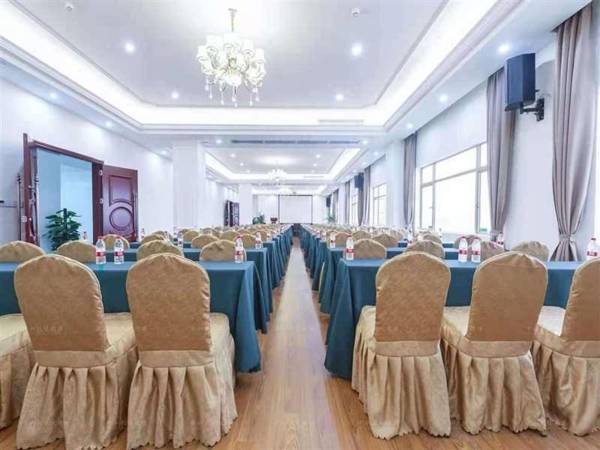 Vienna Hotel Heyuan Hongxing Road