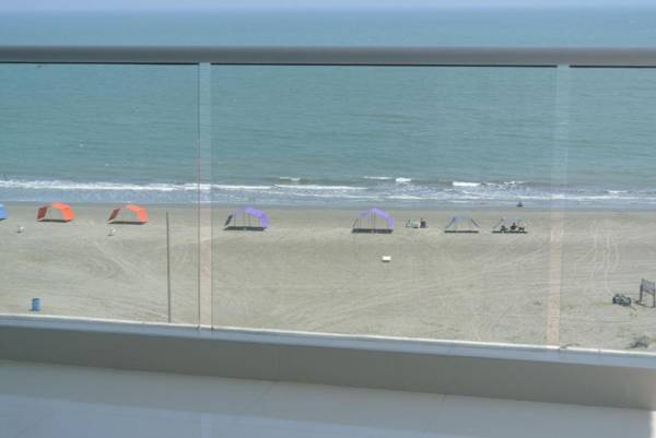 Moderno 3 Alcobas Frente a Playa