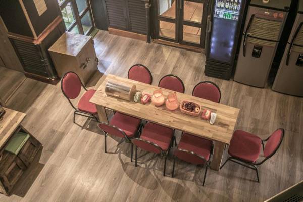 The Clock Hostel & Suites