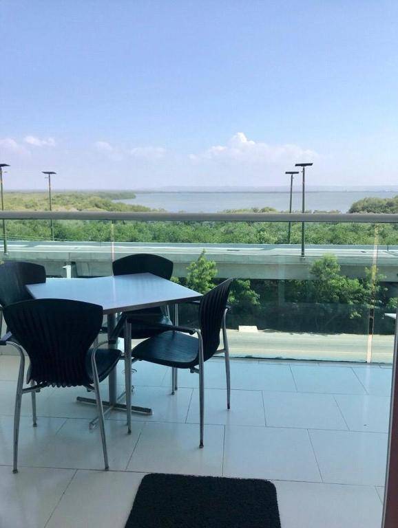 Cartagena Morros playa edificio frente al mar 1