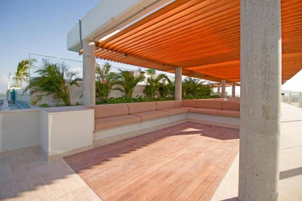 Cielo Mar Sunset - Livin Colombia