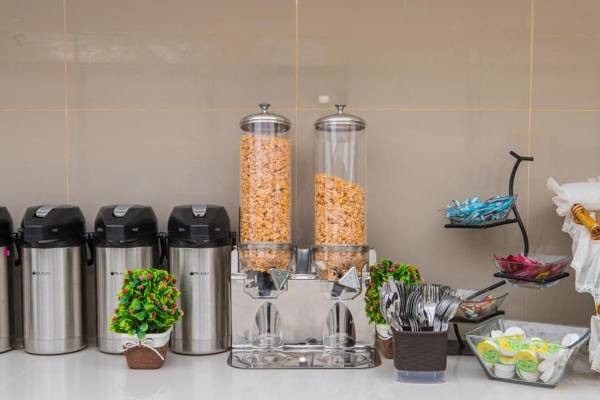 Hotel Avexi Suites By GH Suites