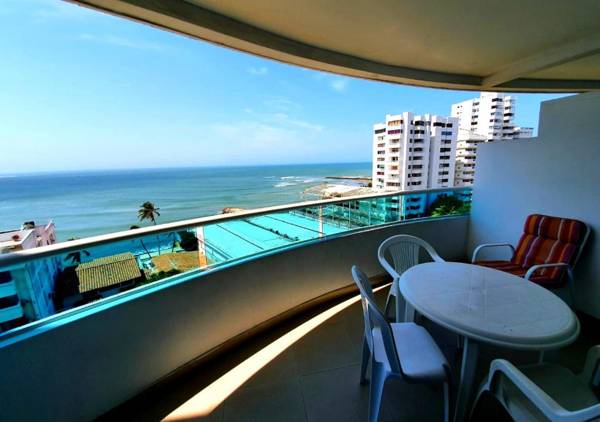 Apartamento Frente a la Playa el laguito Bocagrande