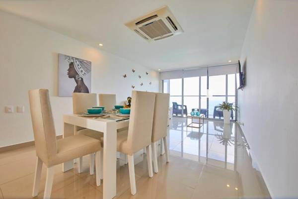 Beachfront Paradise with Outstanding Sunset Views